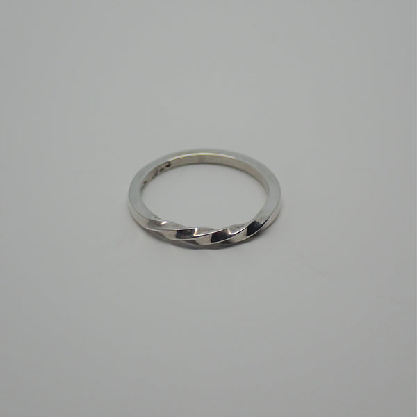 Simple Top Twist Ring (size 4.875)